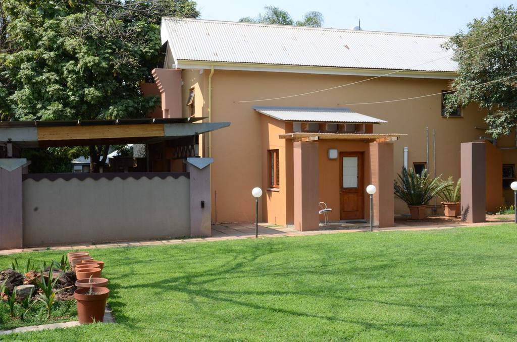 Bed & Breakfast In Hatfield Pretoria Exterior photo