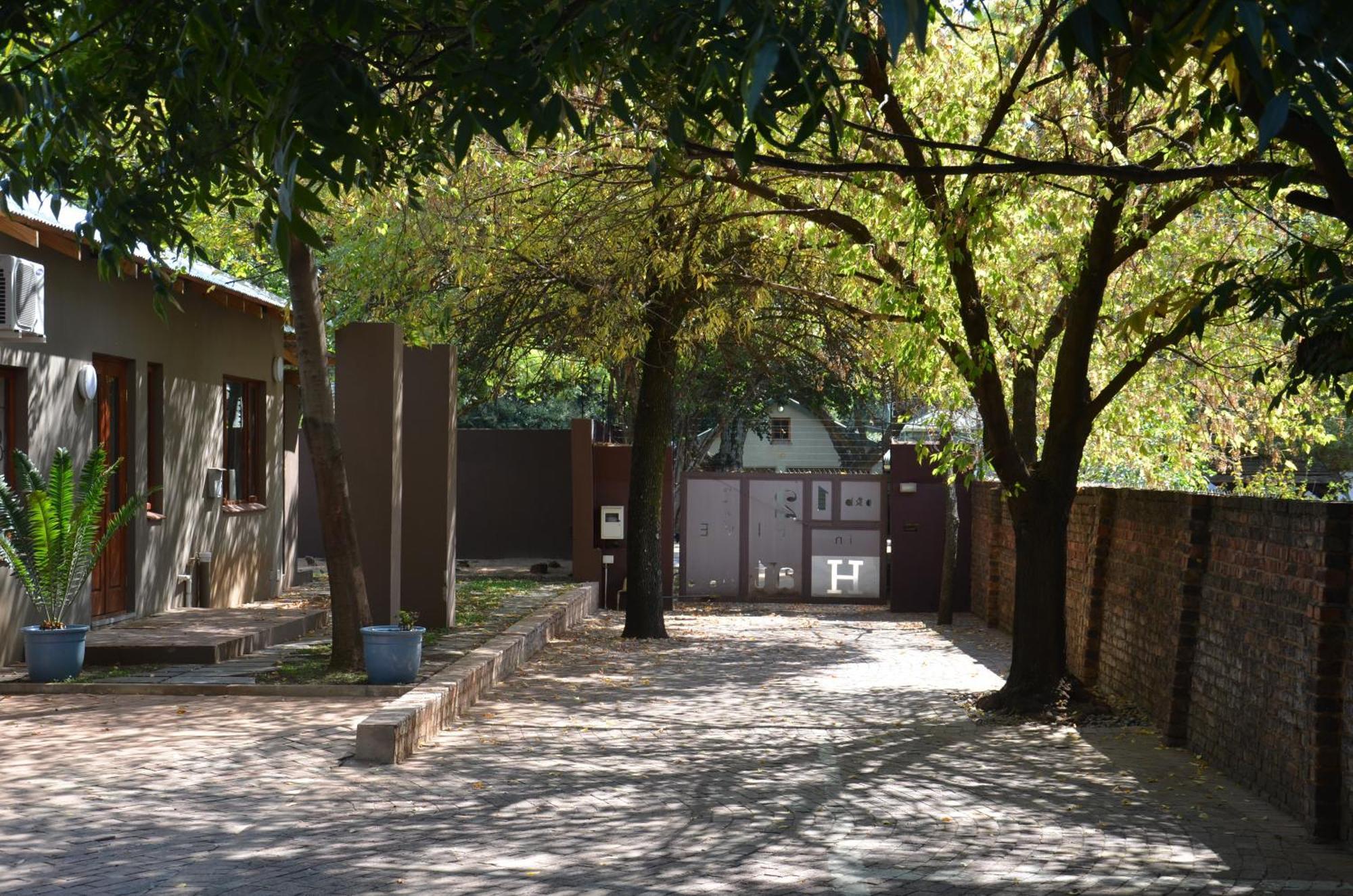 Bed & Breakfast In Hatfield Pretoria Exterior photo