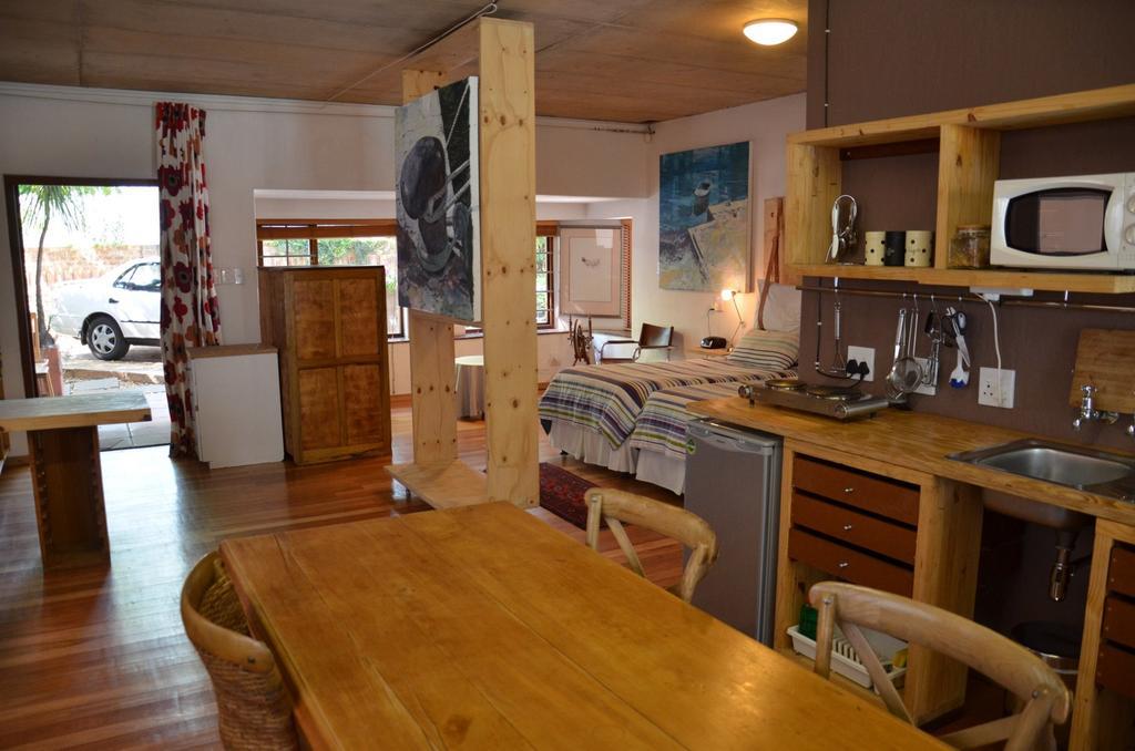 Bed & Breakfast In Hatfield Pretoria Room photo