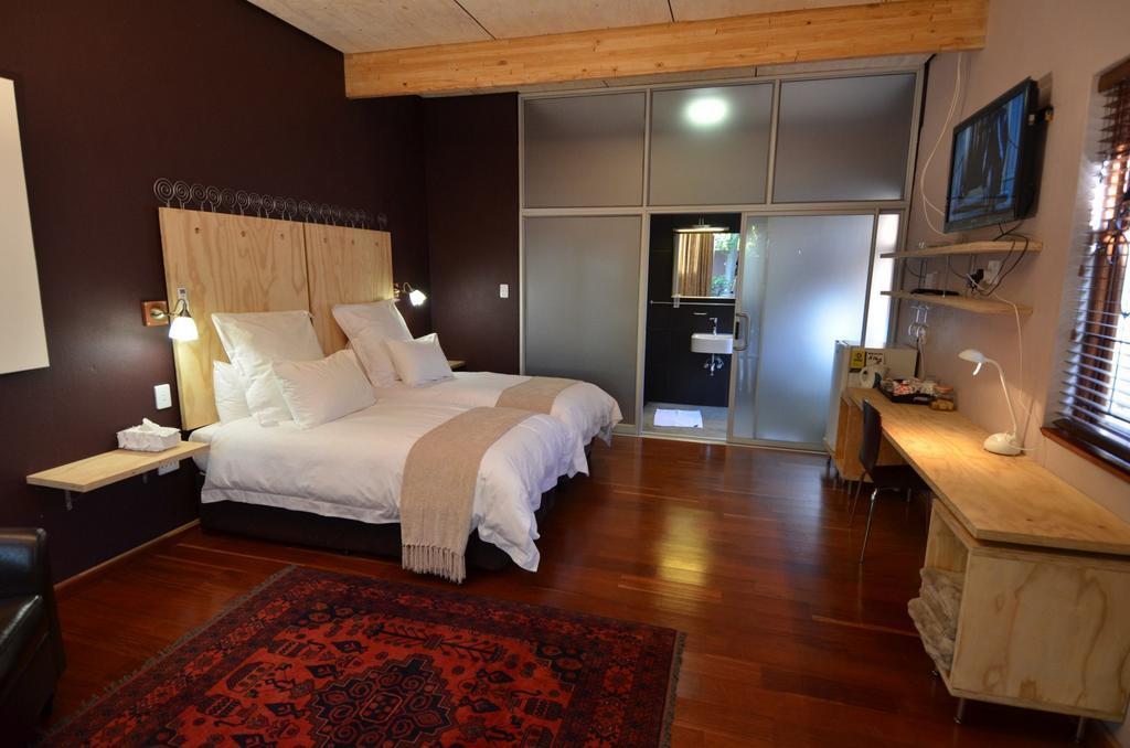 Bed & Breakfast In Hatfield Pretoria Exterior photo