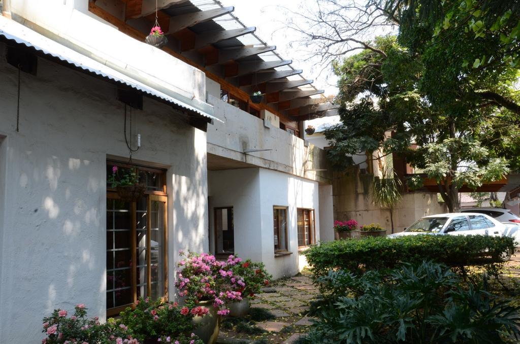 Bed & Breakfast In Hatfield Pretoria Exterior photo