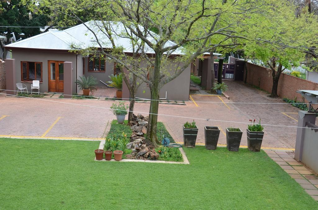 Bed & Breakfast In Hatfield Pretoria Exterior photo