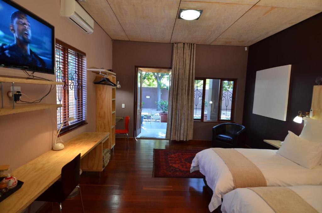 Bed & Breakfast In Hatfield Pretoria Exterior photo